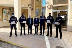 El Ayuntamiento de Alboraya reconoce la labor de cinco agentes de la Policía Local