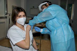 El Hospital de la Magdalena inicia la vacunación del coronavirus entre el personal