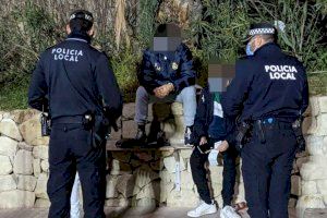 Siguen las fiestas ilegales y los botellones en Alicante: disueltas 5 de estas reuniones sociales durante la noche