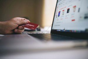 La Unión de Consumidores informa de las recomendaciones en las compras por internet