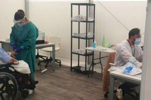Los primeros pacientes de COVID-19 estrenan el hospital de campaña de Alicante