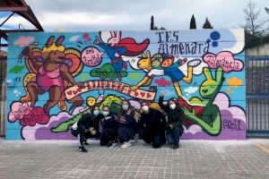 Creen un mural en l'IES Almenara dedicar a "la llibertat de ser els qui volem ser"