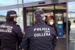 La Policía de Cullera vigila el cumplimiento de las normas sociosanitarias en grandes superficies