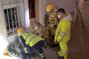 Bomberos hallan el cadáver de una persona fallecida hace días en su casa de Muro de Alcoi
