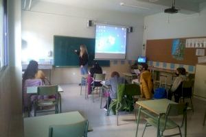 El Ayuntamiento de Alcalà-Alcossebre  amplía la plantilla de monitores de actividades extraescolares de los centros educativos
