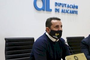 El PSOE denuncia el "desorbitado" sueldo de 4.500 euros de Bernabé Cano, el polémico alcalde de La Nucía vacunado antes de tiempo