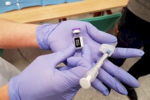 Salud Pública administra la segunda dosis de la vacuna contra la COVID-19 en las residencias de la Vila Joiosa