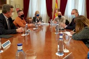 La hostelería de Castellón se planta en el Congreso de los Diputados y el Senado para exigir un rescate urgente