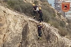 Rescatado en Alicante un hombre enfermo de 69 años que urgía asistencia médica