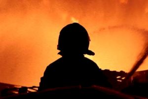 La Policía investiga un posible incendio provocado en una fábrica de palets de Alicante
