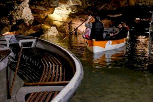 ¿Quieres ser barquero en el río subterráneo navegable más largo de Europa?
