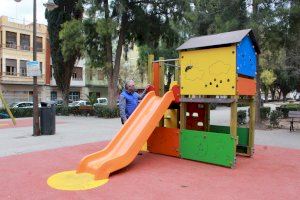 Burriana amplía los parques lúdicos con la instalación de tres nuevas zonas infantiles de juego