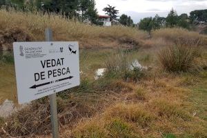 El Consorcio gestor del Paisaje Protegido de la Desembocadura del río Mijares finaliza la instalación de las señales que advierten de los cotos de pesca
