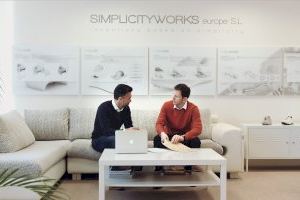 La firma Simplicity Works del PCUMH presenta a Industria un proyecto de factoría para la producción local de calzado con tecnología 3D Bonding