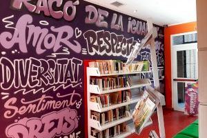 La Biblioteca Pública de Almussafes suma ya cerca de 300 libros en su Rincón de la Igualdad