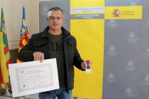 Raúl Cobos, un castellonense experto conductor de quitanieves, recibe la Medalla de Protección Civil
