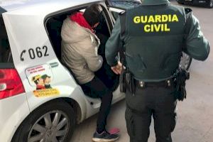 La Guardia Civil esclarece una quincena de robos en polideportivos y colegios de Castelló, Senyera y Manuel