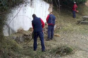 Les Coves de Vinromà inicia los trabajos de limpieza en el entorno de fuentes y masías
