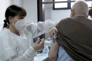 Comienza la vacunación contra la COVID-19 a las personas mayores de 90 años