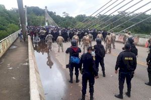 Misioneros valencianos en el Amazonas piden “ayuda urgente” para los cerca de 400 migrantes bloqueados entre Brasil y Perú por la pandemia