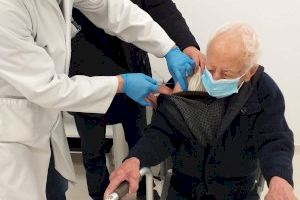 Comienza en Foios la vacunación a las personas mayores de 90 años