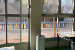 El ayuntamiento de Benifaió reparte purificadores de aire a los centros educativos