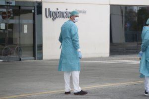 Los enfermeros valencianos piden prudencia en la desescalada: “Una cuarta ola sería catastrófica”
