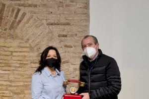 Un medalló commemoratiu del pintor Teodoro Andreu i elements de mobiliari han sigut donats al MUMA per l’artista Jordi Benavent i per la família La Huerta-Talens