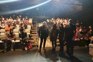 El director del IVAJ ha asistido a la representación de 'Espill' realizada por CRIT Companya de Teatre en Espacio Inestable de València