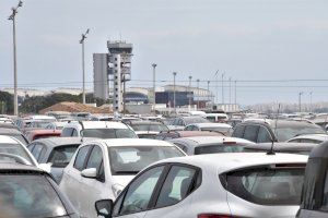 El Ayuntamiento de Elche da un paso más hacia la regularización de las actividades en el entorno del aeropuerto