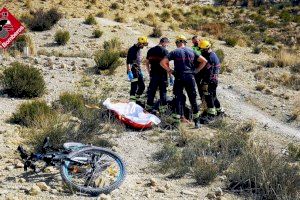 Rescatan a un ciclista accidentado en una ruta de montaña en Mutxamel