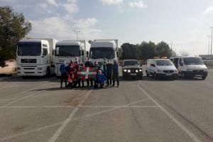 La Universidad de Alicante acoge vehículos y material de una caravana humanitaria para el pueblo saharaui
