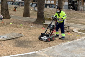 Se inician las labores de prospección con georradar en el cementerio de Llíria para localizar fosas comunes