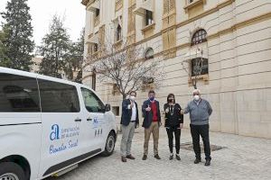La Diputación entrega un vehículo adaptado para el traslado de usuarios de la Mancomunidad de Beneixama, Camp de Mirra y Cañada