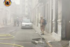 Dos personas resultan heridas en el incendio de su vivienda en Massanassa