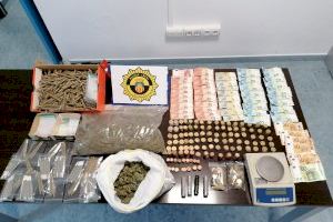 La Policía Local de Benissa detiene a una persona e incauta dinero y cannabis