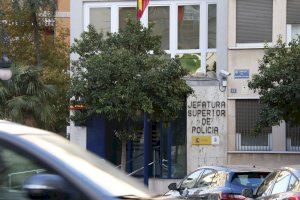 Una madre amenaza con un cuchillo y agrede a su hijo de diez años en Valencia