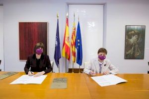 La Universitat de València y el Ayuntamiento de Gandia firman un convenio para facilitar la integración social de las víctimas de violencia de género