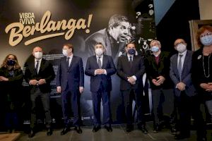 Los ministros Uribes y Ábalos visitan la muestra sobre Berlanga con la que Diputación de València abre el año del cineasta valenciano
