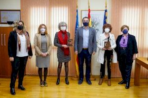 El Ayuntamiento de l’Alfàs del Pi homenajea a las sanitarias con la entrega del Premio Mujer Relevante 2021