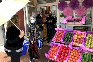 El Ayuntamiento de Torreblanca reparte 2.000 mascarillas FFP2 entre los comercios para visibilizar el 8M