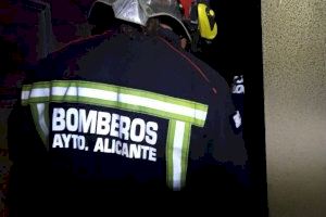 Una mujer resulta herida en el incendio de su vivienda en Alicante