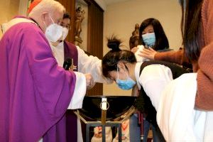 Una joven china, bautizada por el cardenal Cañizares al que escribió en una carta: “Necesito que el amor de Dios llene el vacío de mi corazón”