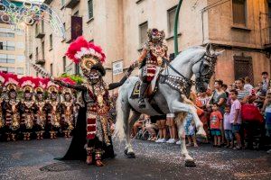 Carlos González: “S'ha reconegut que els Moros i Cristians d'Elx són una de les millors festes de la Comunitat Valenciana”