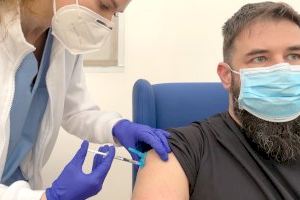 Vacunación de los profesores en Valencia, Alicante y Castellón: fechas, lugares y requisitos