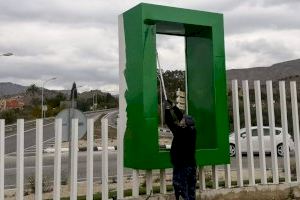 El Ayuntamiento de la Vila Joiosa acomete actuaciones de adecuación y mantenimiento en las rotondas de acceso al municipio