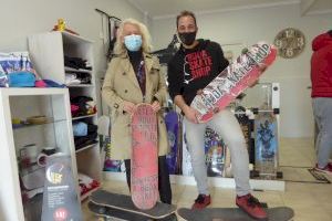 “Buda Skate Shop” dona monopatines solidari@s para fomentar el Skate