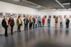 Inaugurada la exposición ‘Dones, una mirada fotográfica’ en el EMAT de Torrent
