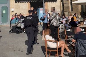 El operativo de Policía Local anticovid bate récord con 213 denuncias, 14 botellones y 33 fiestas en viviendas disueltas en la jornada más intensa de los últimos meses en Alicante