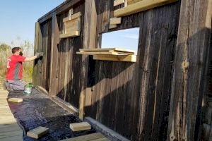 El Consorci gestor del Paisatge Protegit de la Desembocadura del riu Millars repara el mirador d'aus de Carnissers